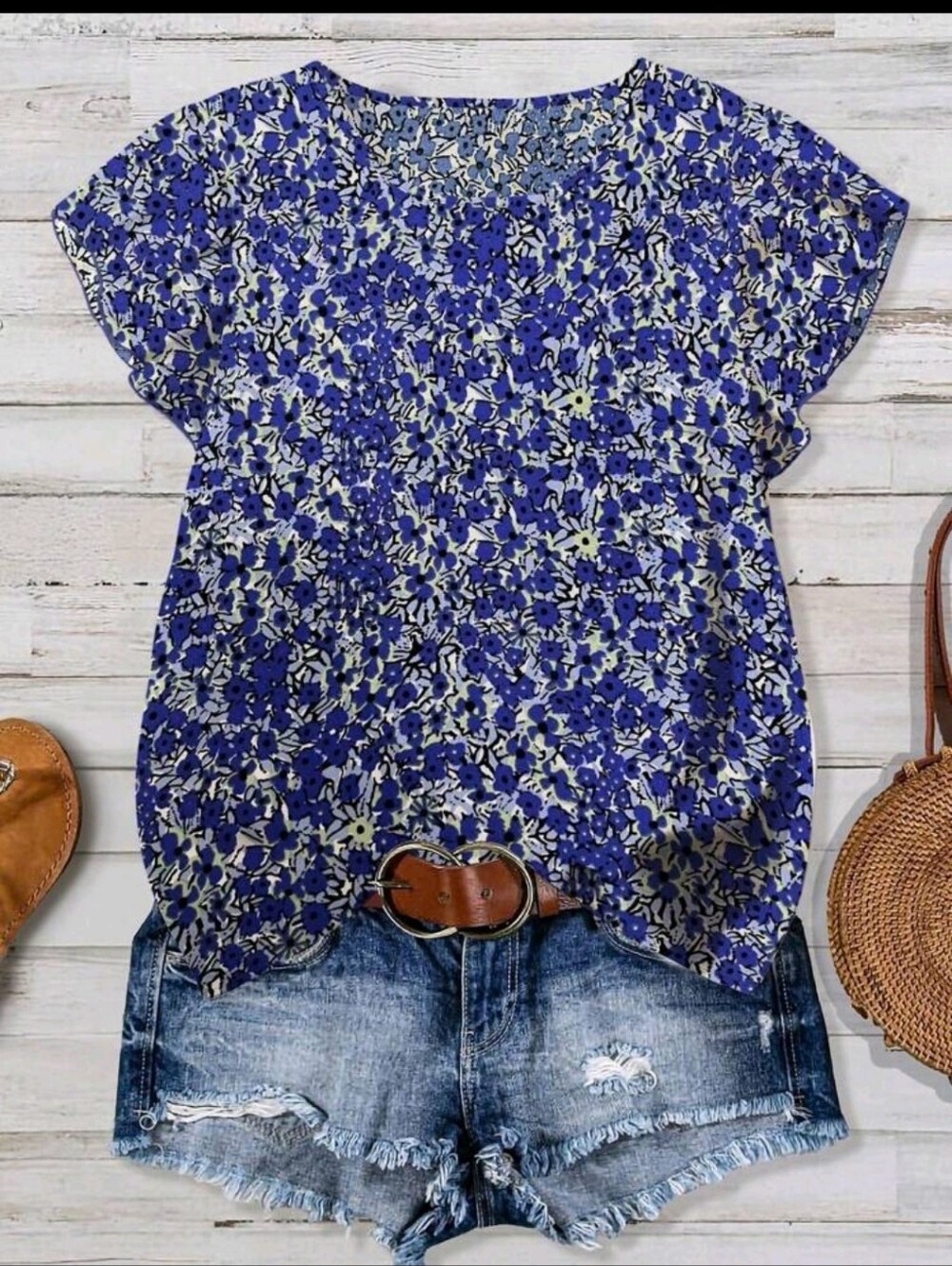 SALE  ** BRAND NEW ** Floral Blue Short Sleeve Blouse